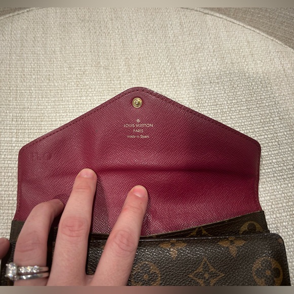 Authentic Louis Vuitton Sarah Wallet - Monogram & Fuchsia - Picture 8 of 16
